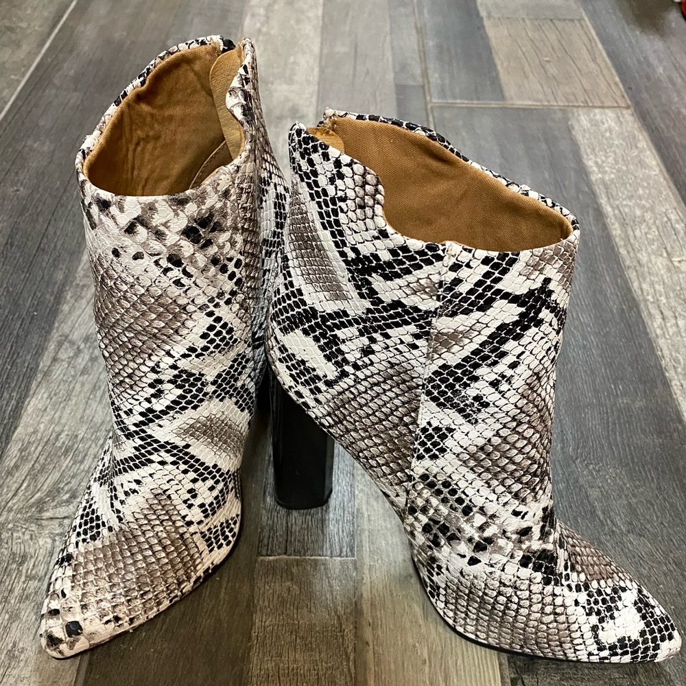 Snakeskin booties - Picture 1 of 3